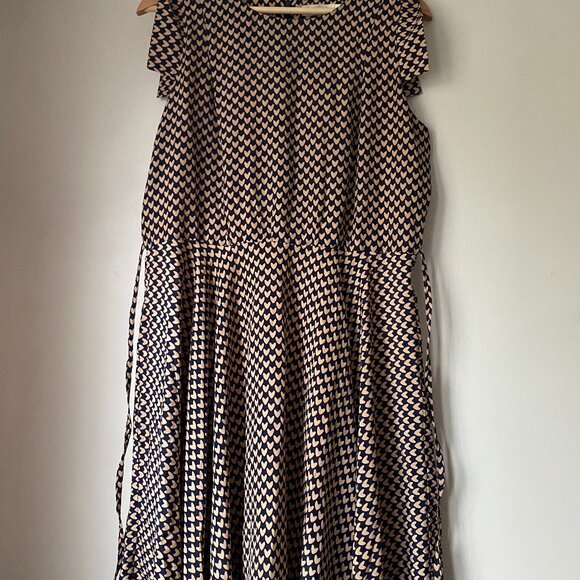 Cute Heart print mini dress with cap sleeve - Picture 3 of 3